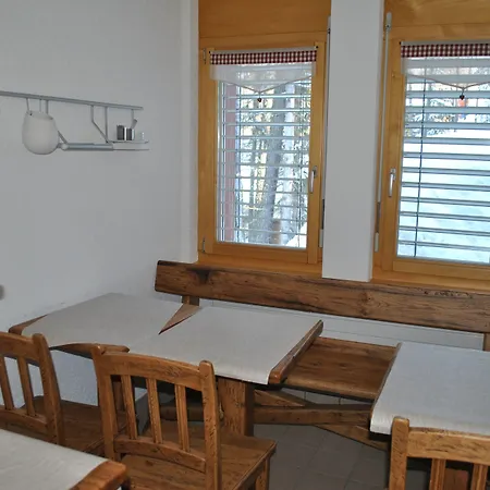 Les Petits Melezes Bed & Breakfast