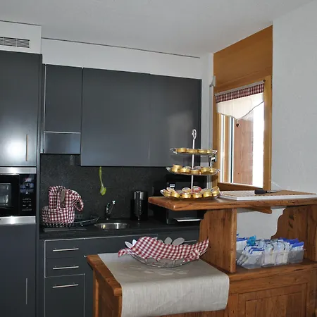 Les Petits Mélèzes Bed and breakfast 4*