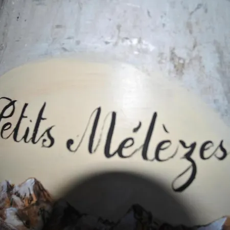 Les Petits Melezes Bed & Breakfast 4*